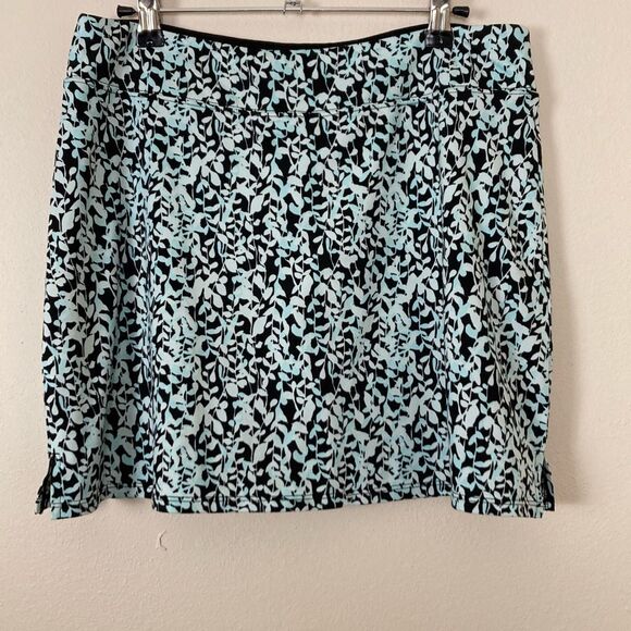 Tranquility Athletic Skirt with Shorts Size Medium (L12) - Picture 2 of 8